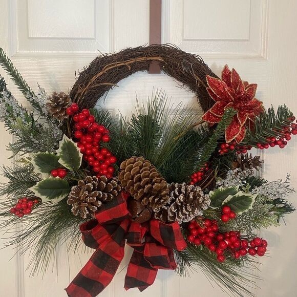 - Gorgeous‎ Christmas/holiday wreath - Picture 1 of 5
